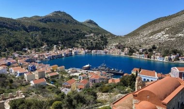 Türkiye'den Yunan adalarına turist akını!