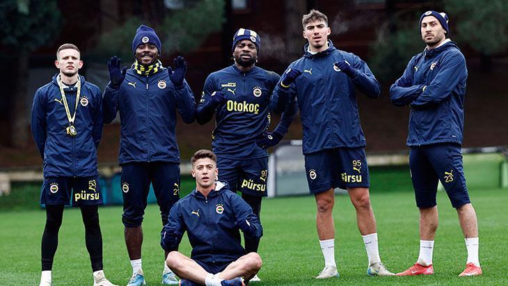 Fenerbahçe'de 8 futbolcuyla yollar ayrılıyor