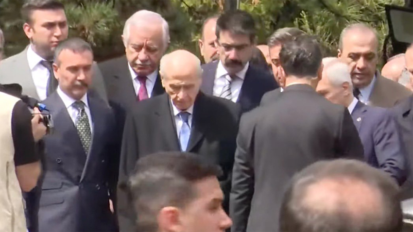 Bahçeli Türkeş'in mezarını ziyaret etti