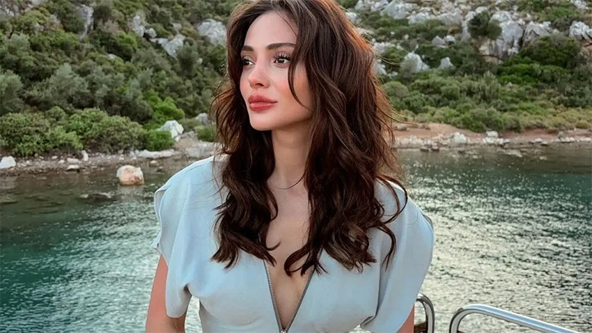 Rabia Soytürk'ün küvet pozları sosyal medyayı salladı!
