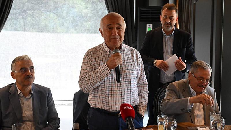 Cemil Çiçek: Bizde siyaset bayilikle karıştırılıyor