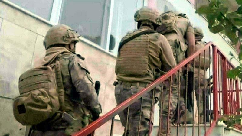 İzmir'de FETÖ operasyonu: 20 gözaltı