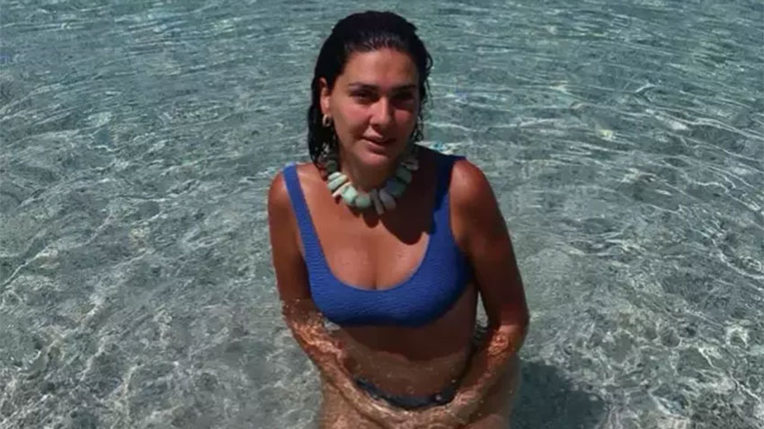 Bergüzar Korel tatil pozlarıyla büyüledi