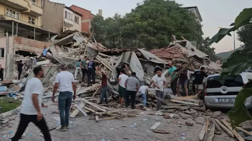 Depremde yıkılan binayla ilgili vahim iddia