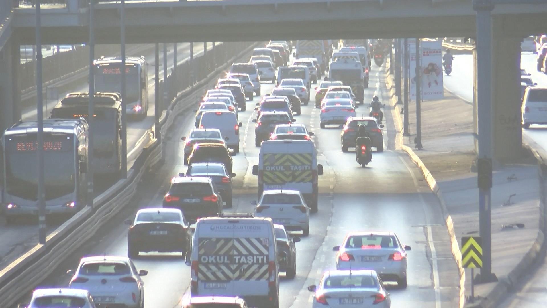 İstanbul trafiğinde uyum haftası yoğunluğu