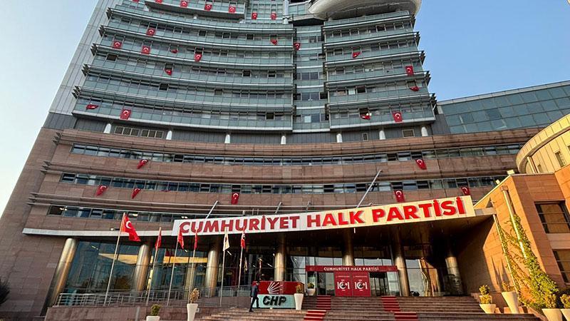 Gürsel Tekin partiden ihraç edildi