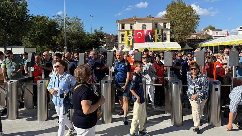 Fenerbahçe'de başkanlık seçimi için oy verme işlemi başladı