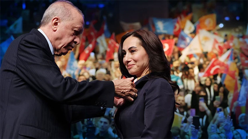 Özlem Vural Gürzel AK Parti'ye katıldı