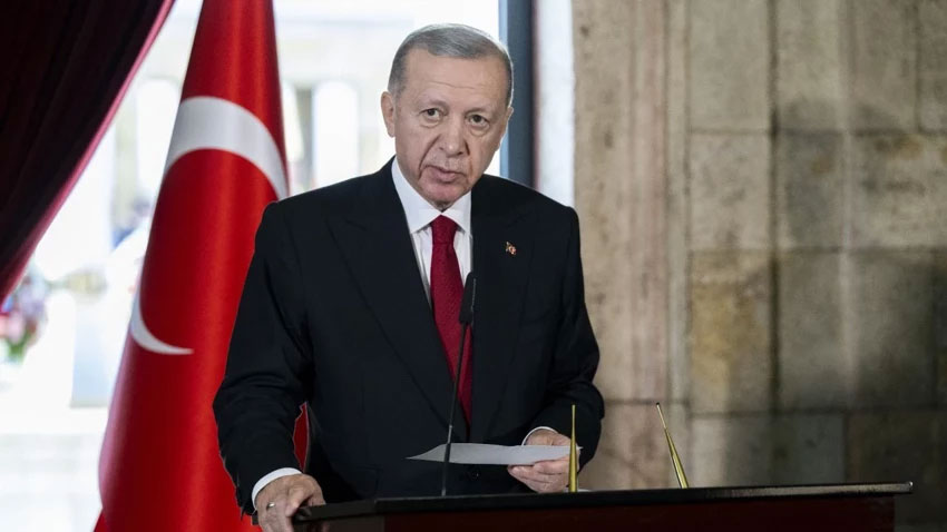 Devlet erkanı Atatürk'ün huzurunda
