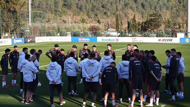 A Milli Futbol Takımı İspanya'ya bileniyor