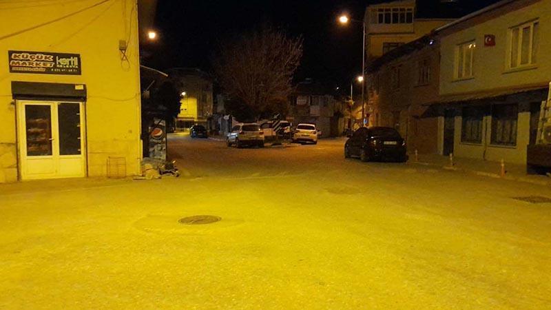 Sındırgı 10 dakika arayla iki depremle sallandı