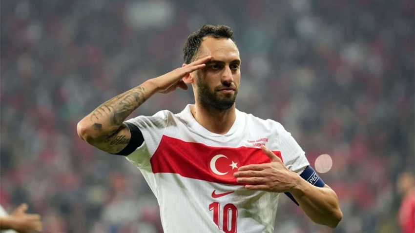 Hakan Çalhanoğlu Tuncay ve Bülent'i yakaladı!