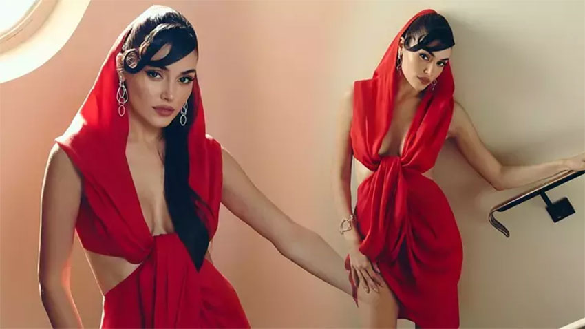 Hande Erçel'den kalp emojili paylaşım