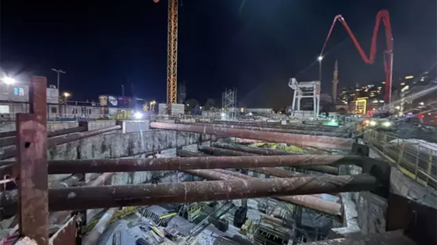 İstanbul'da metro inşaatında iskele çöktü