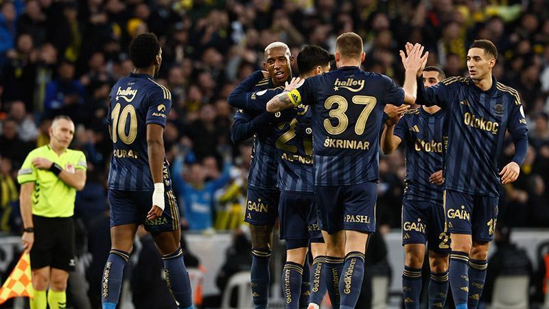 Fenerbahçe ilk yarıyı namağlup tamamladı