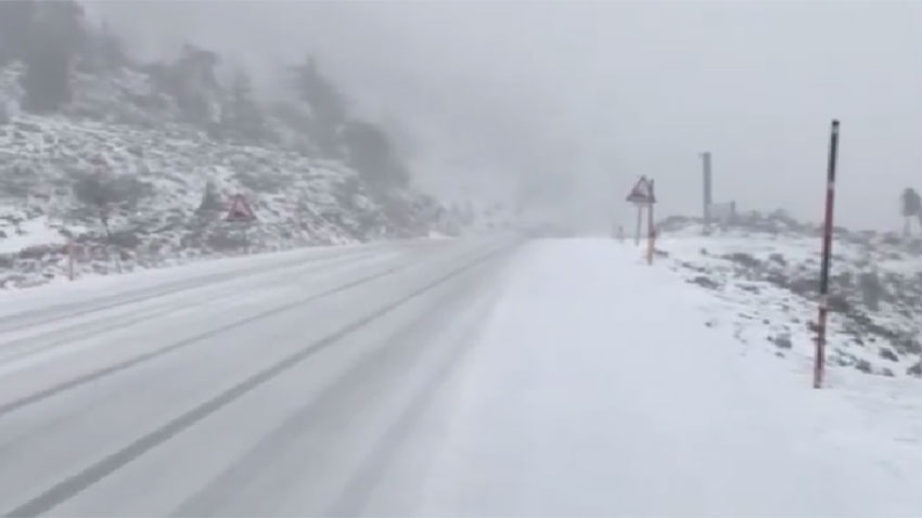 Antalya'ya mevsimin ilk karı düştü!