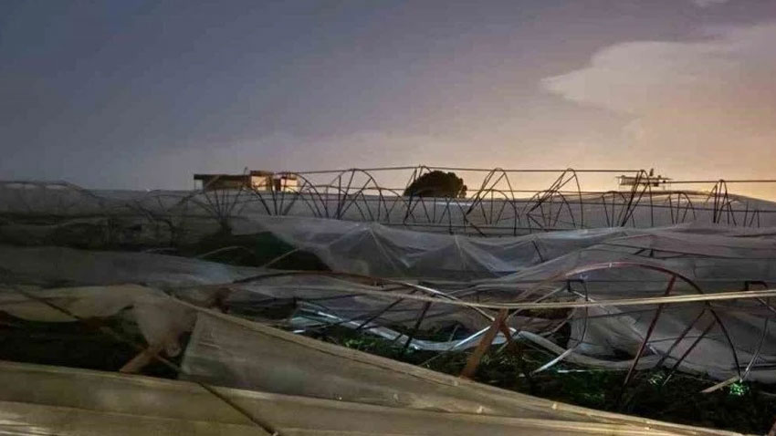 Antalya’da hortum hayatı felç etti
