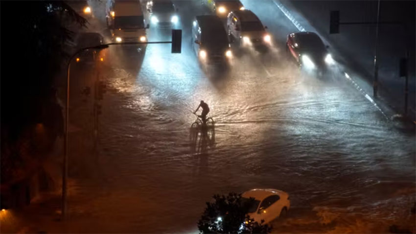 Adıyaman’da sağanak sele dönüştü