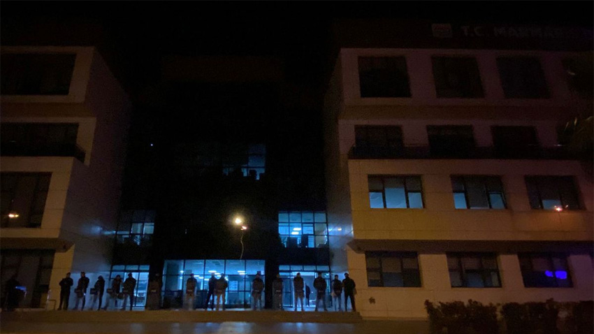 Marmaris Belediyesi'ne gece yarısı operasyonu