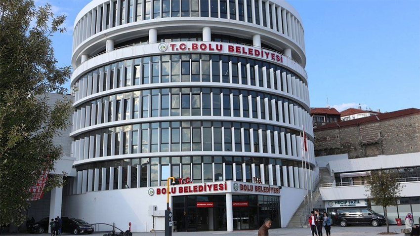 Bolu Belediyesi'ne gece yarısı operasyonu