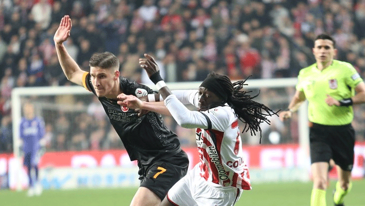 Galatasaray Samsunspor'a 4-1 mağlup oldu