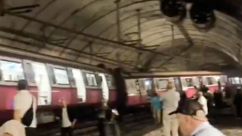 Bostancı'da metro raydan çıktı