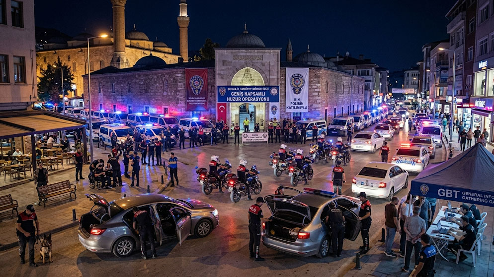 Bursa'da bin polisle huzur uygulaması