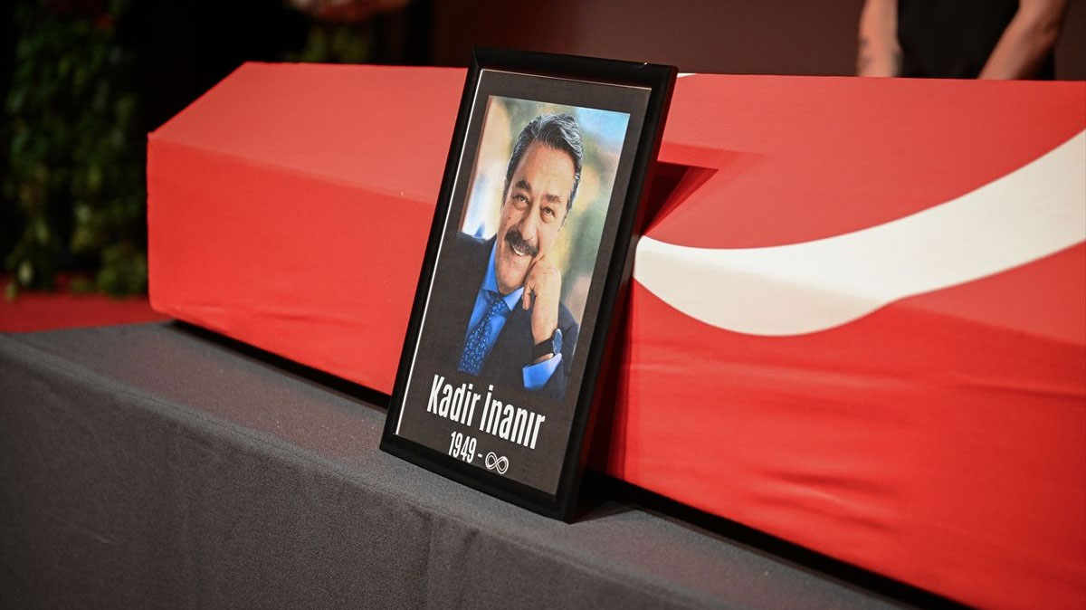 Kadir İnanır gözyaşlarıyla uğurlandı