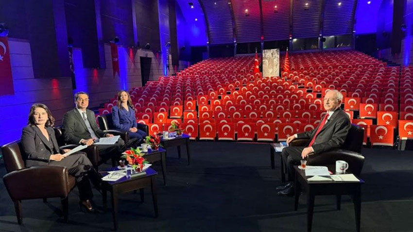 Ahmet Hakan Sözcü TV'yi topa tuttu