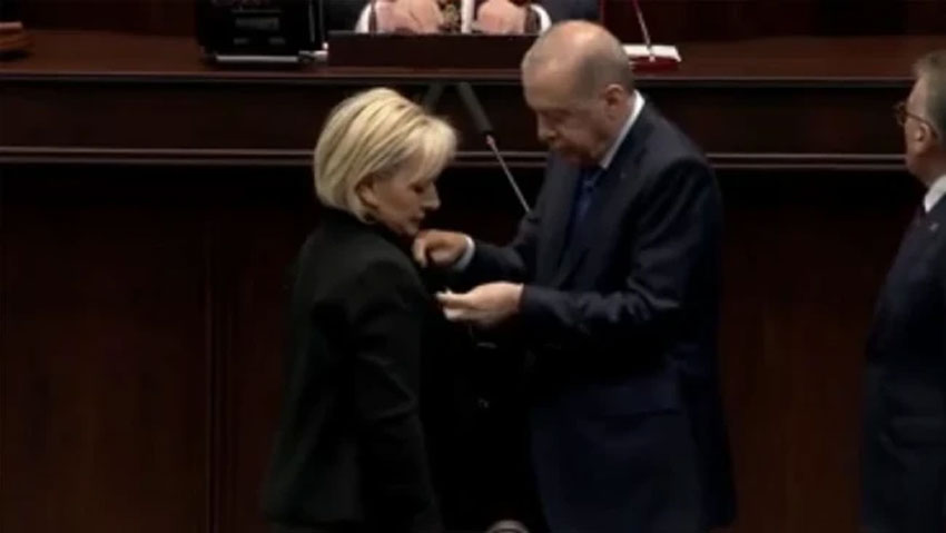 Nimet Özdemir AK Parti'ye katıldı