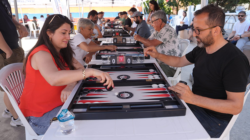 Kartal'da zarlar dostluk için atıldı