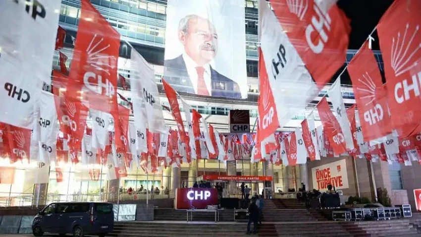 CHP'de iki ayrı kriz!