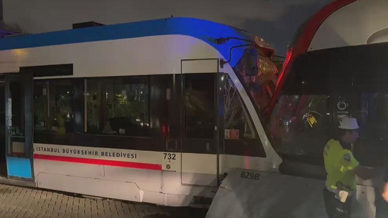 Zeytinburnu'nda iki tramvay çarpıştı