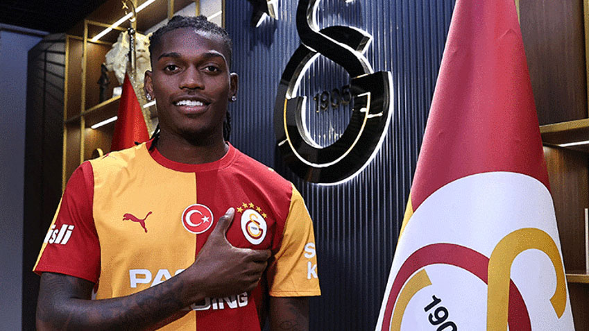 Rafael Leao'dan Galatasaray taraftarına mesaj